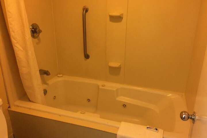 Room 15 of 34