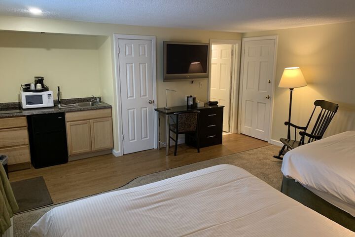 Room 33 of 46