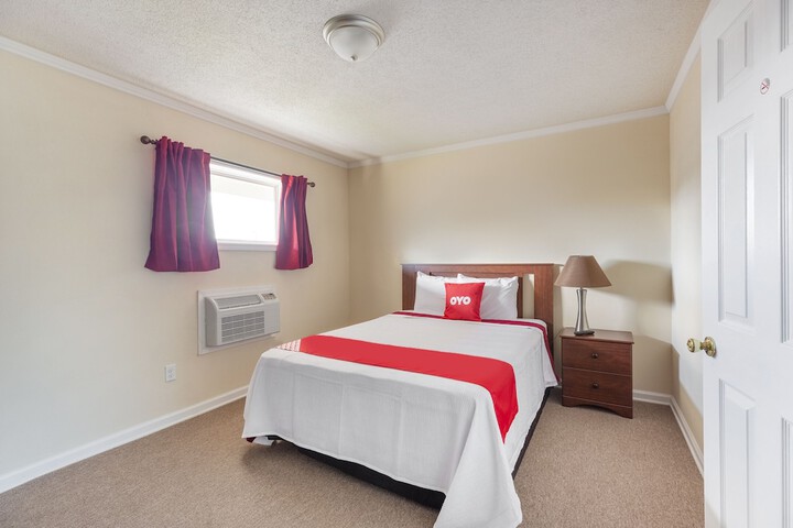 Room 10 of 24