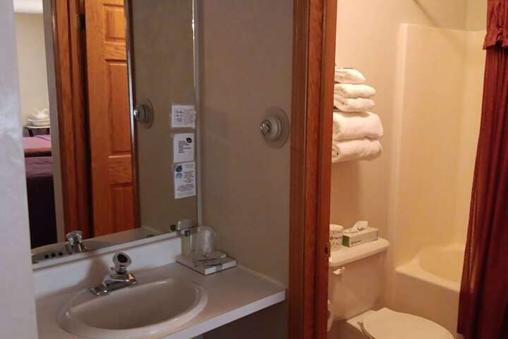 Room 17 of 38