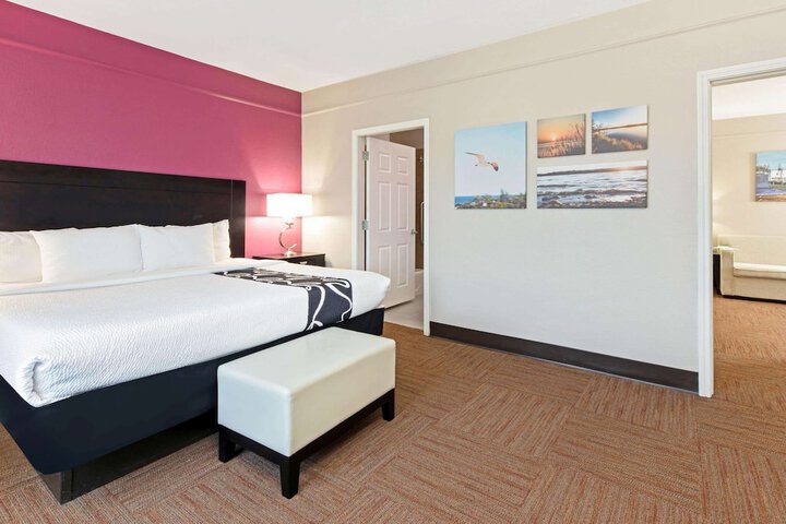 Room 18 of 25