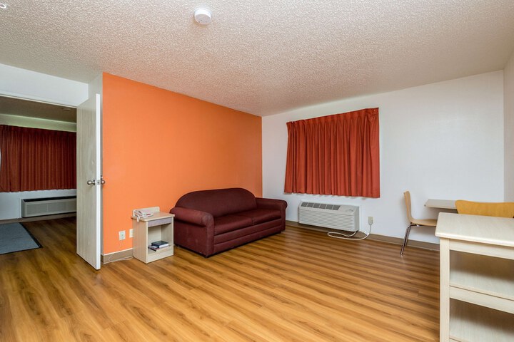 Room 30 of 42