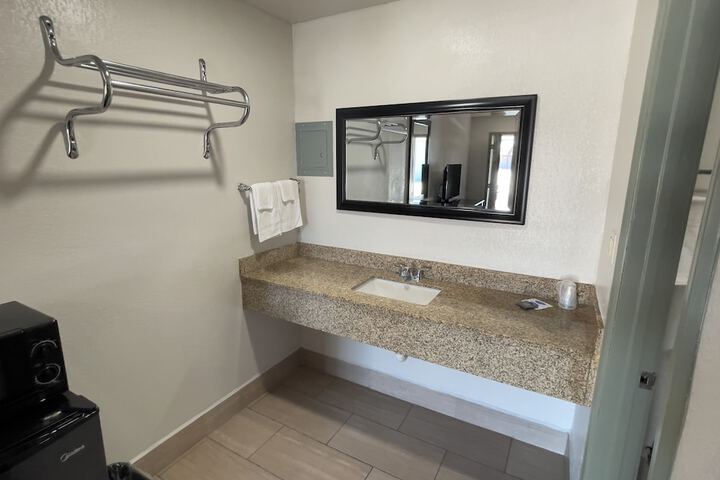 Room 7 of 23