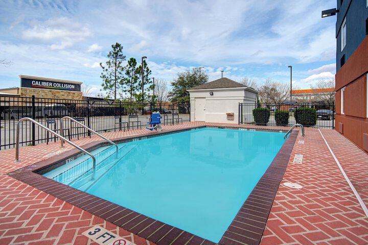 Pool 6 of 61