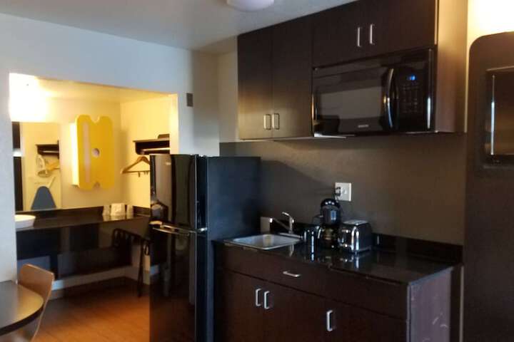 Room 28 of 40