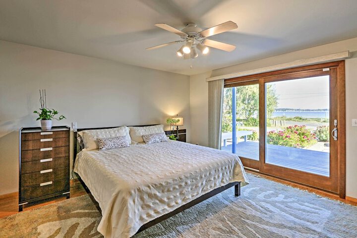 Birch Bay Waterfront Home - Steps to Beach!
