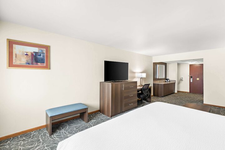 Room 35 of 54