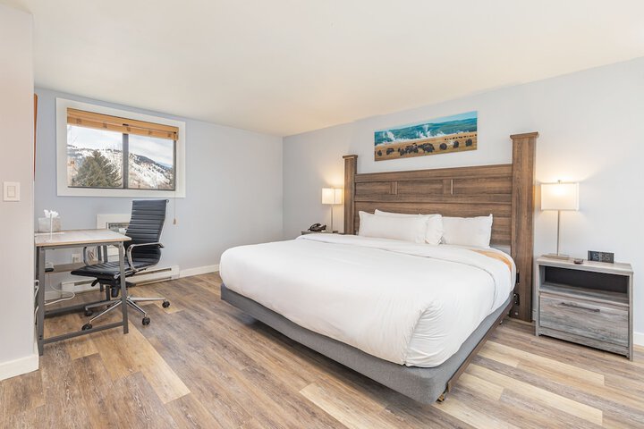 Room 11 of 40