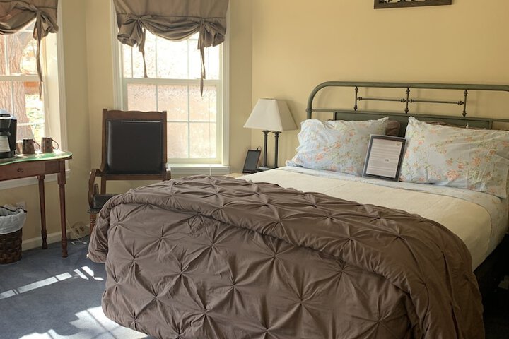 Room 22 of 38