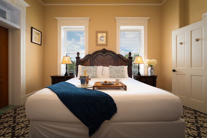 Southernmost House - Adult Exclusive