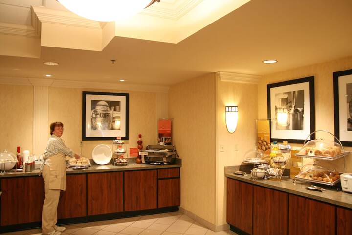 Dining 16 of 20