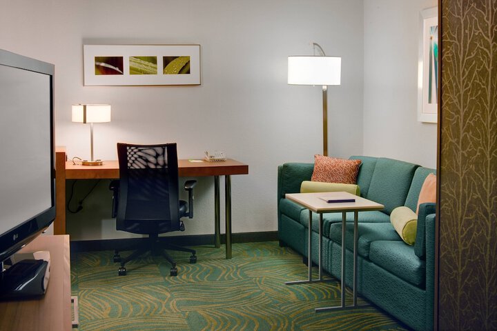 Room 9 of 28