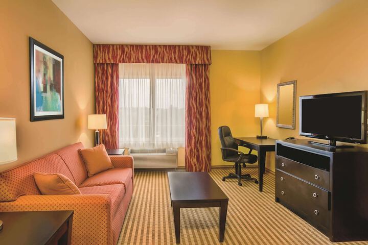La Quinta Inn & Suites by Wyndham Atlanta-Union City