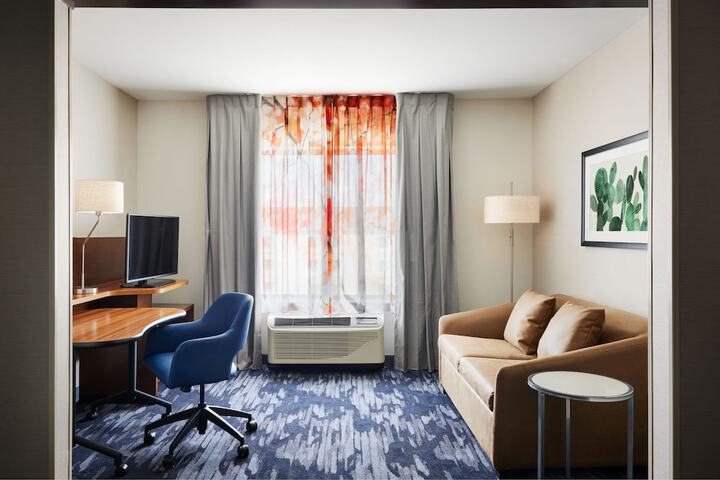 Room 9 of 25