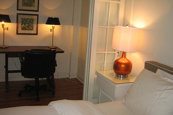 Room 33 of 62