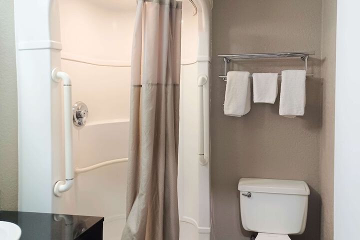 Room 15 of 24