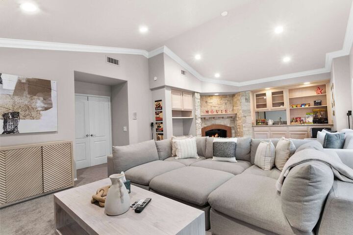 Luxury Pool Home w Theater Games & Mountain View