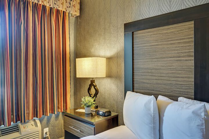 Room 18 of 33