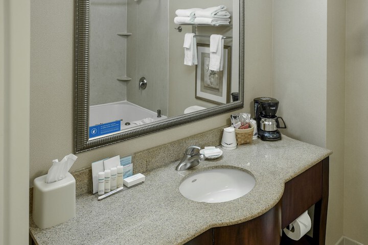 Hampton Inn & Suites Youngstown-Canfield