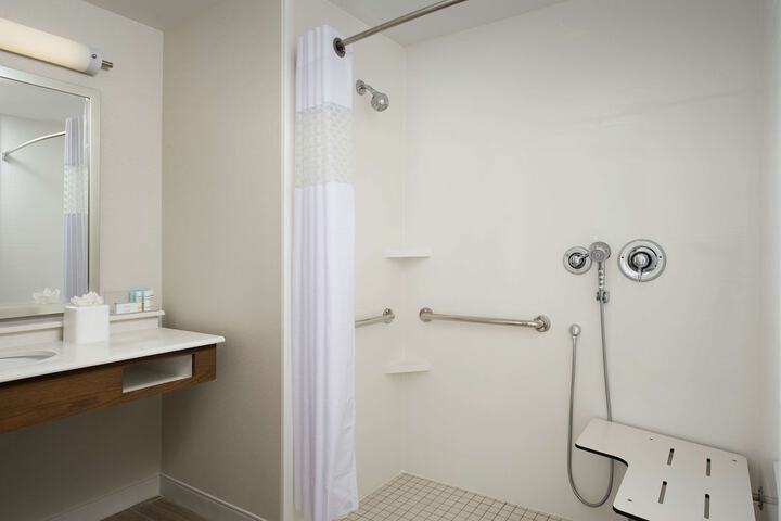 Room 16 of 25