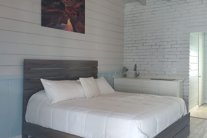 Room 15 of 16