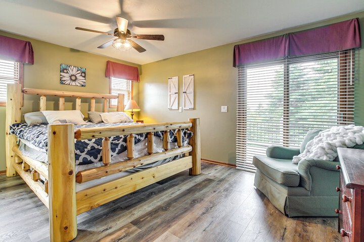Door County Townhome: Pool Access 1 Mi to Beach!