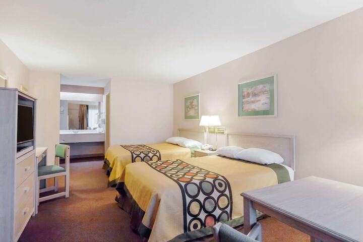 Room 18 of 33