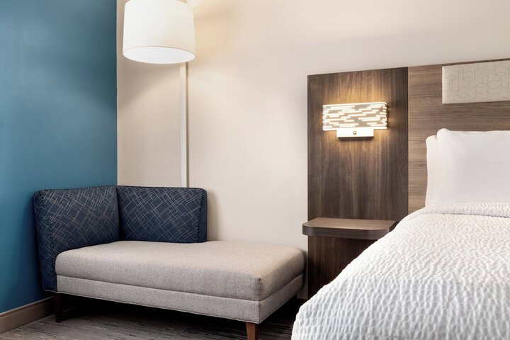Holiday Inn Express Hotel & Suites Edmond by IHG