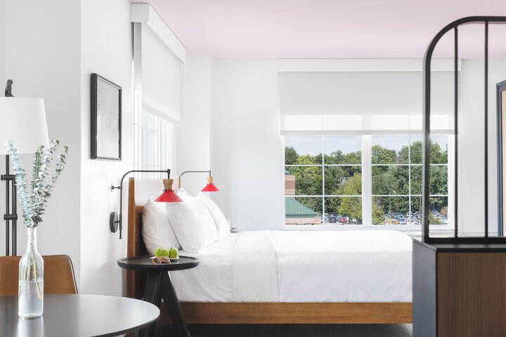 Elwood Hotel & Suites