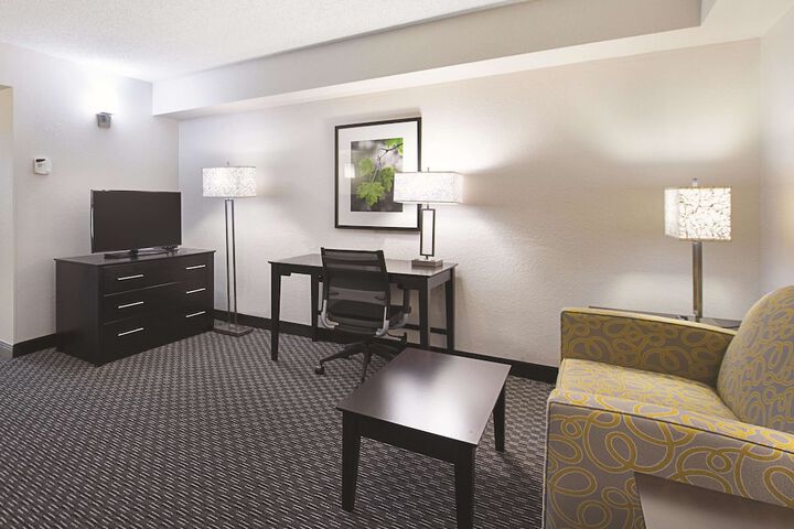 Room 15 of 32
