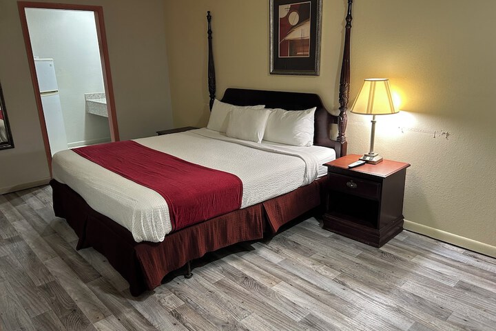Room 20 of 33