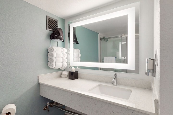 voco College Station Aggieland by IHG