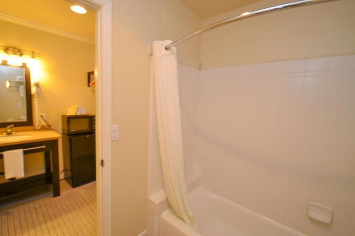 Room 16 of 35