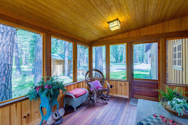 Lake Creek Lodge