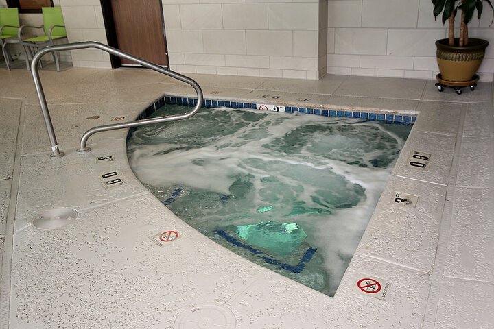 Holiday Inn Express & Suites Ashland by IHG