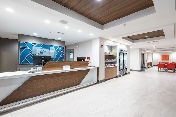 Holiday Inn Express Hotel & Suites St. Robert by IHG