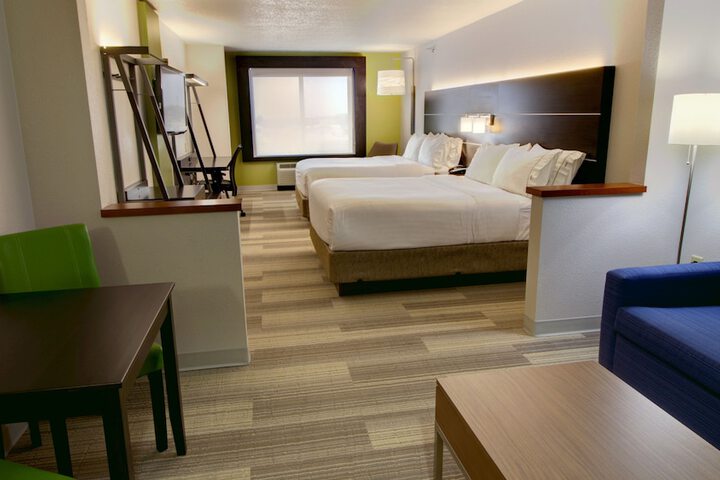 Room 11 of 40