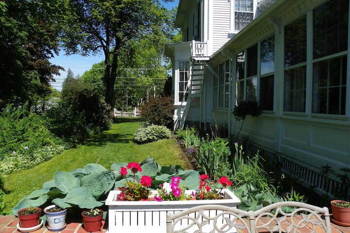 Homeport Inn and Tavern
