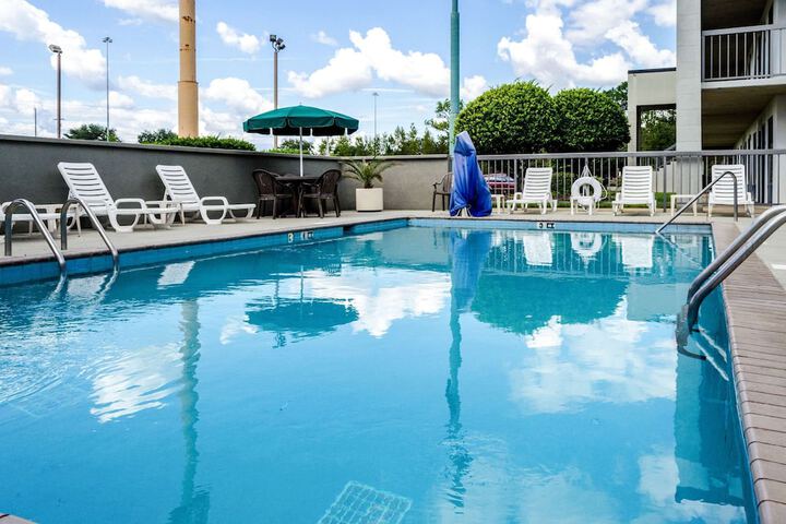 Pool 7 of 32