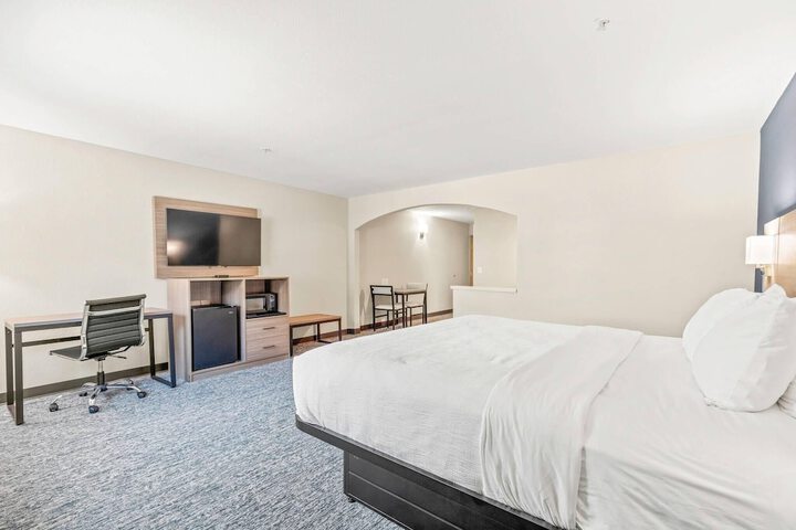 Quality Inn & Suites on the River