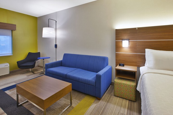 Holiday Inn Express Hotel & Suites Rochester - Victor by IHG