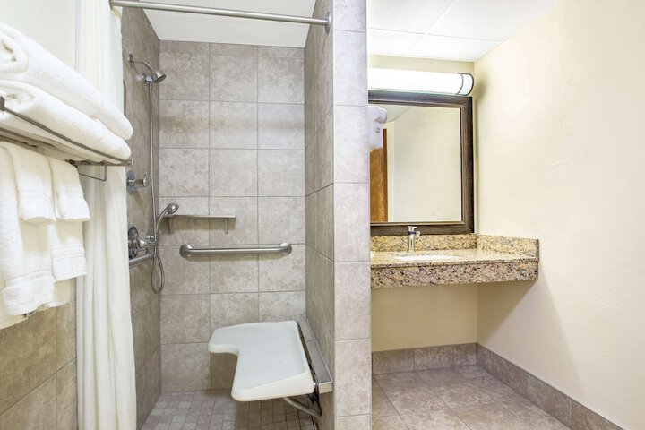 Room 18 of 26