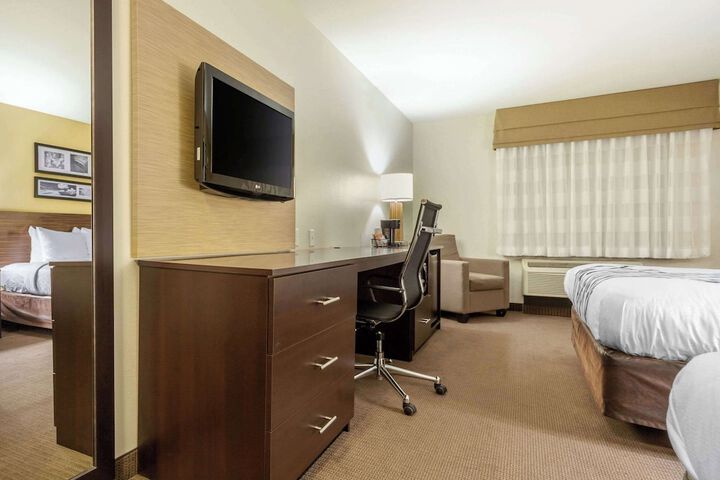 Room 32 of 48