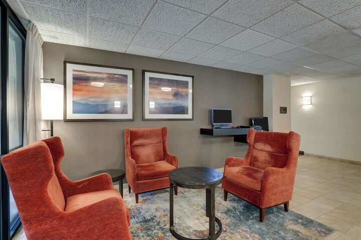 Business Center 65 of 67