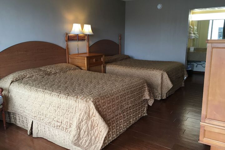 Room 27 of 41