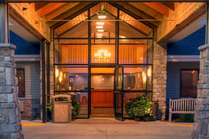 Hotel 2 of 64
