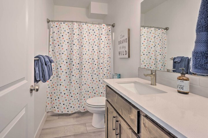 Charming Mccall Townhome: Hike Fish, & Ski!