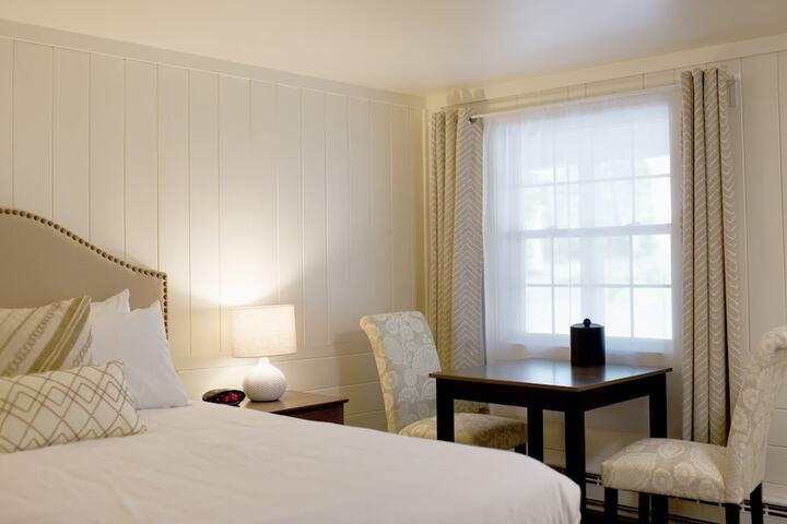 Room 13 of 22