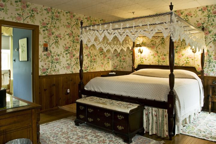 Room 74 of 152