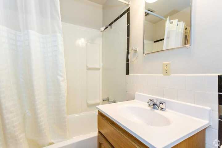Room 12 of 25